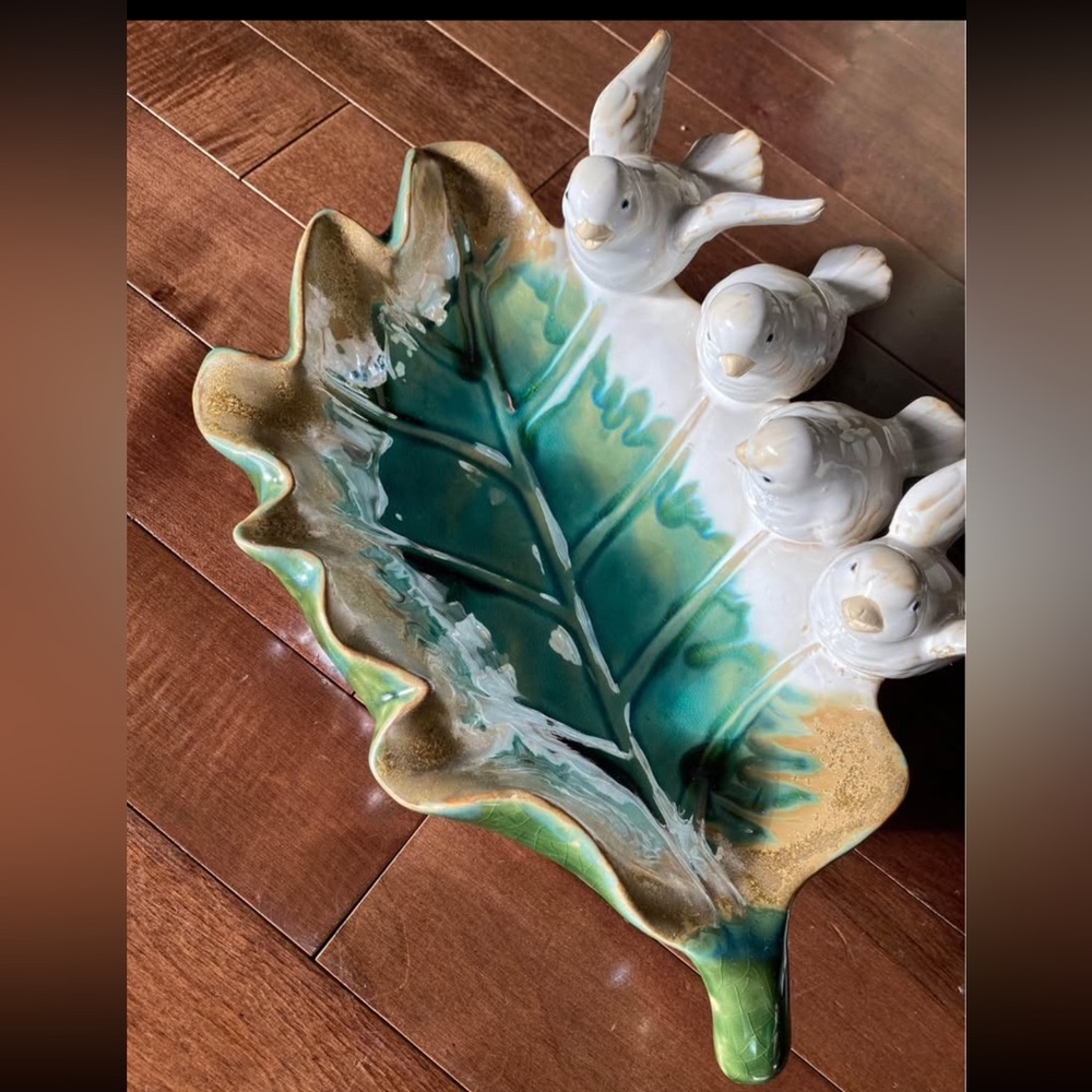 Pier1 Birds on Leaf Green Glazed Ceramic Bowl Dish Center Piece Decor Holder